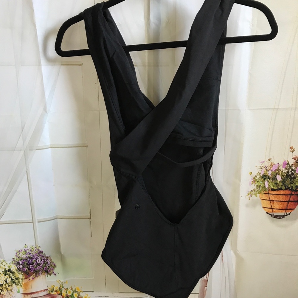 NWT BLACK LULULEMON CITY ONE PIECE - - Size 6 - Picture 5 of 8